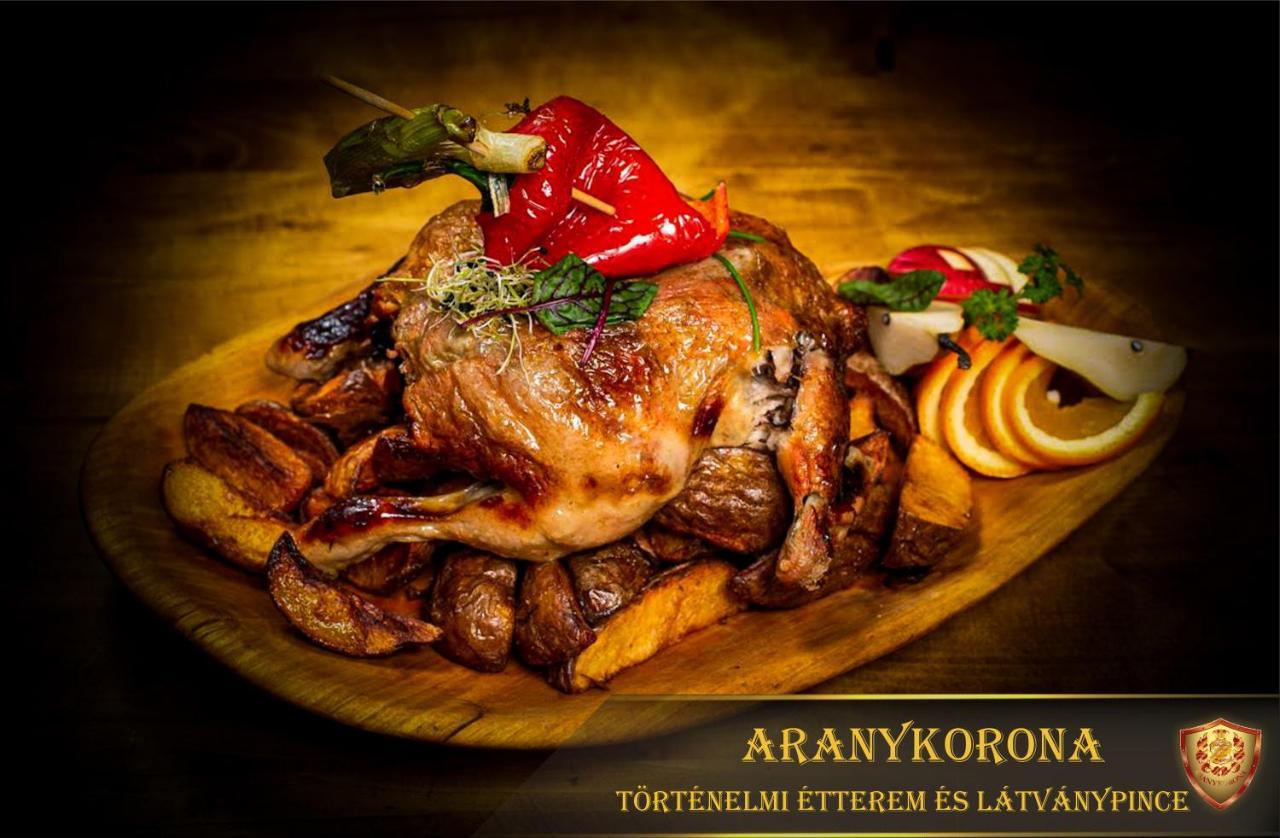 Aranykorona Hotel Miskolc Bagian luar foto
