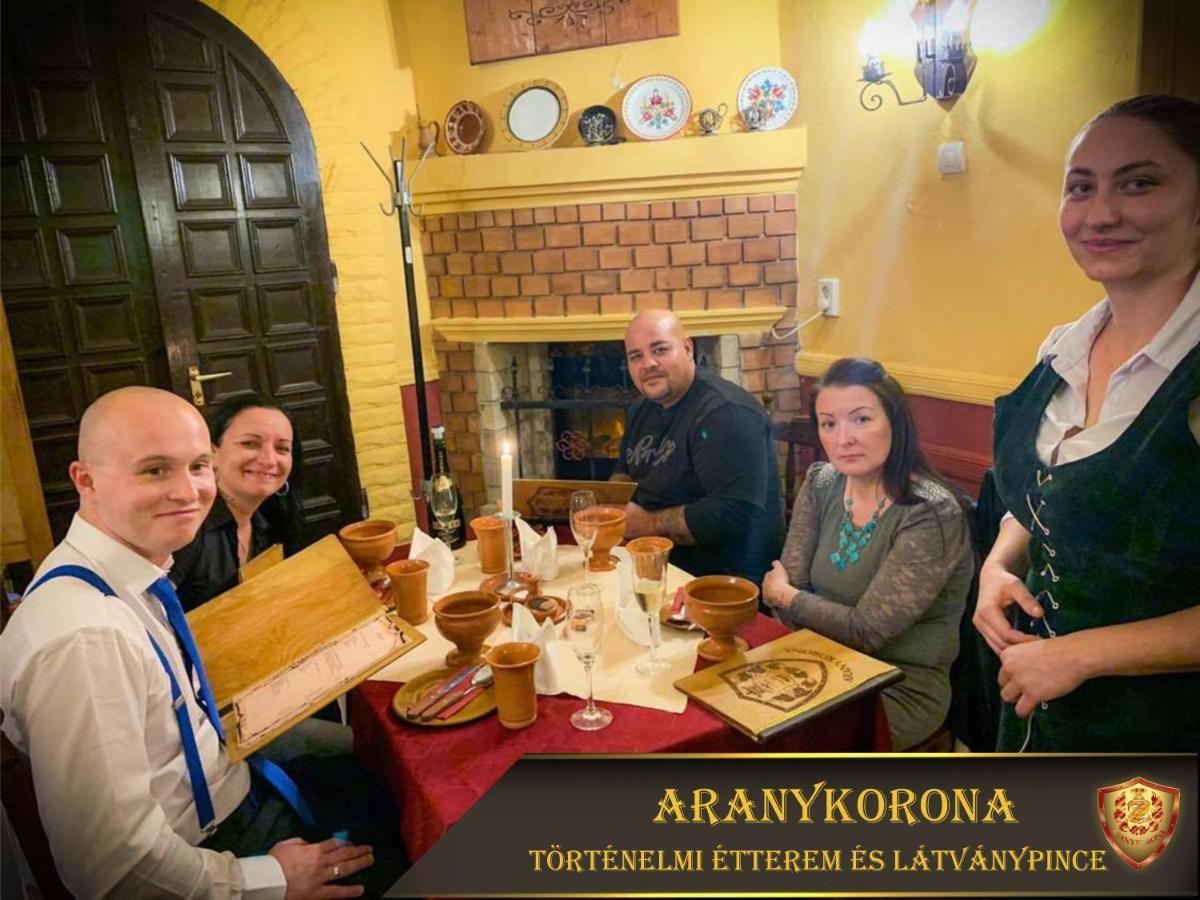 Aranykorona Hotel Miskolc Bagian luar foto