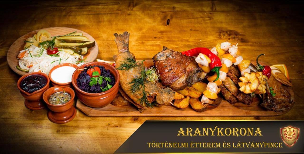 Aranykorona Hotel Miskolc Bagian luar foto