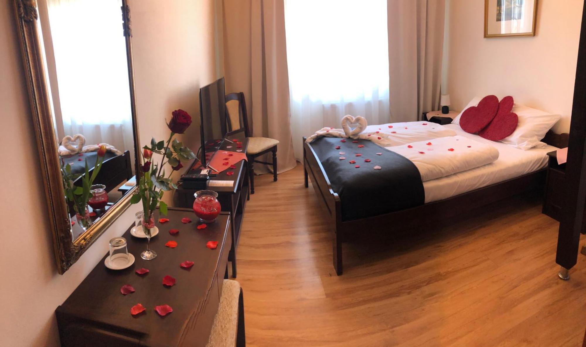 Aranykorona Hotel Miskolc Bagian luar foto