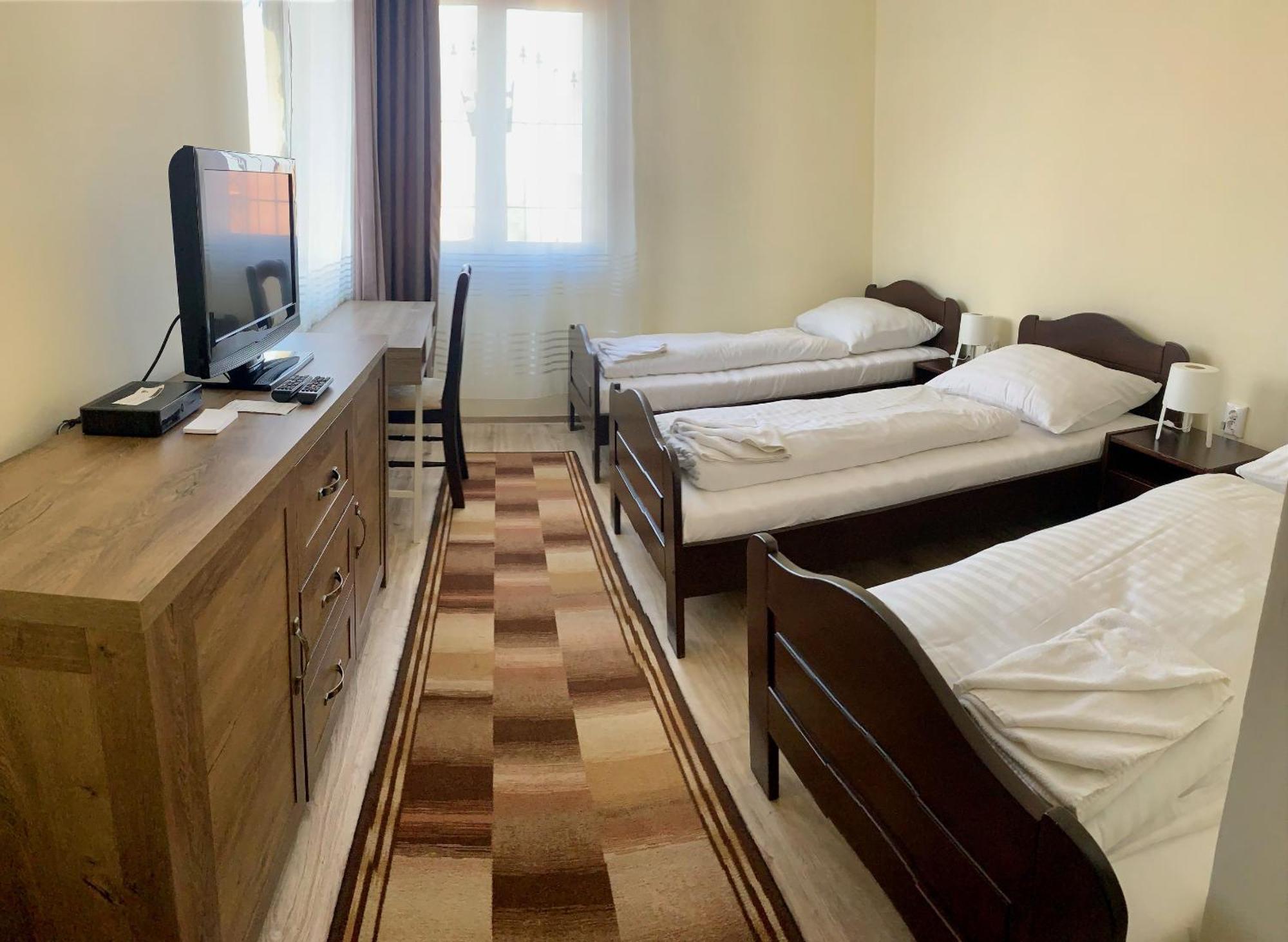 Aranykorona Hotel Miskolc Bagian luar foto