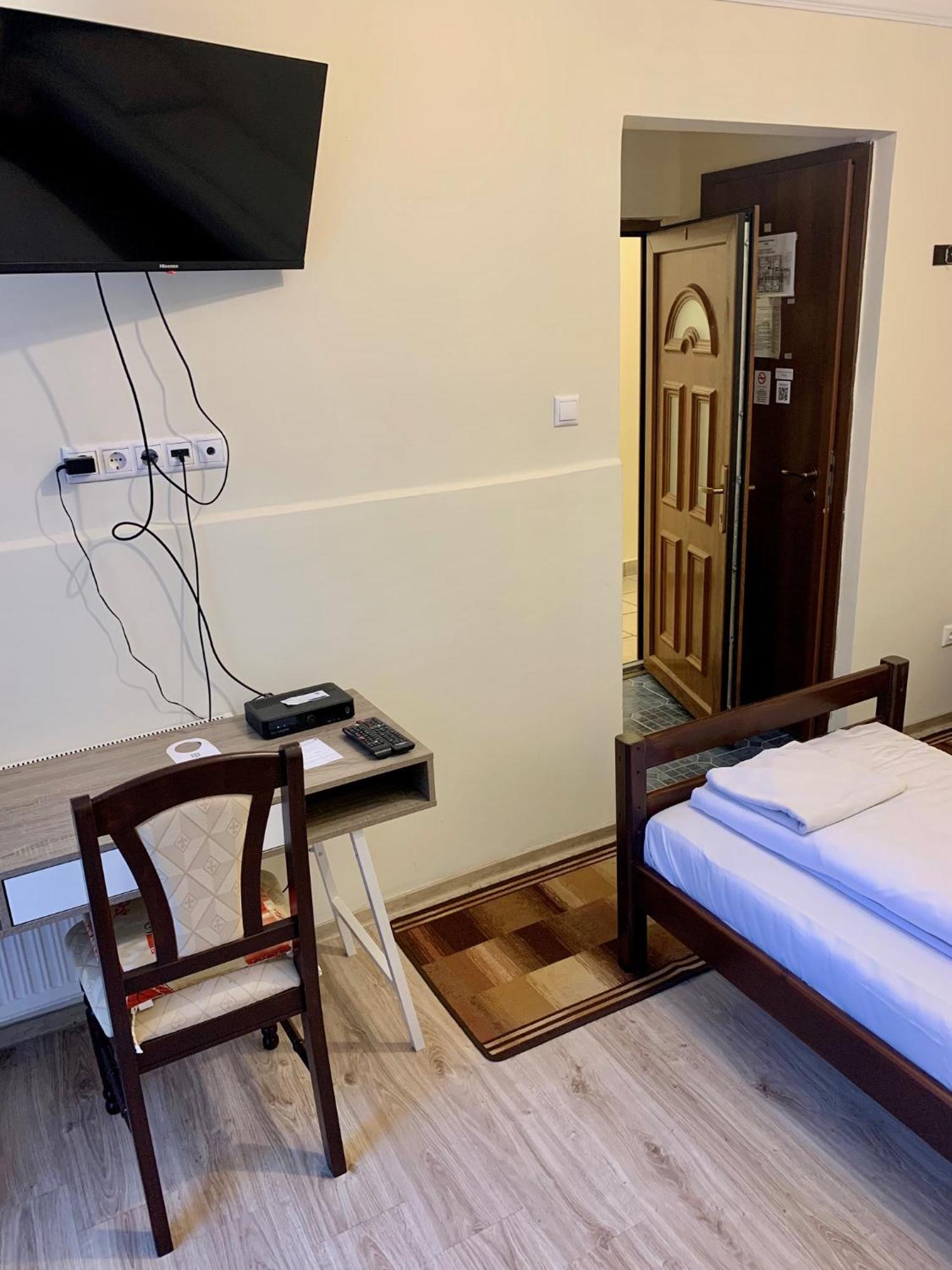 Aranykorona Hotel Miskolc Bagian luar foto