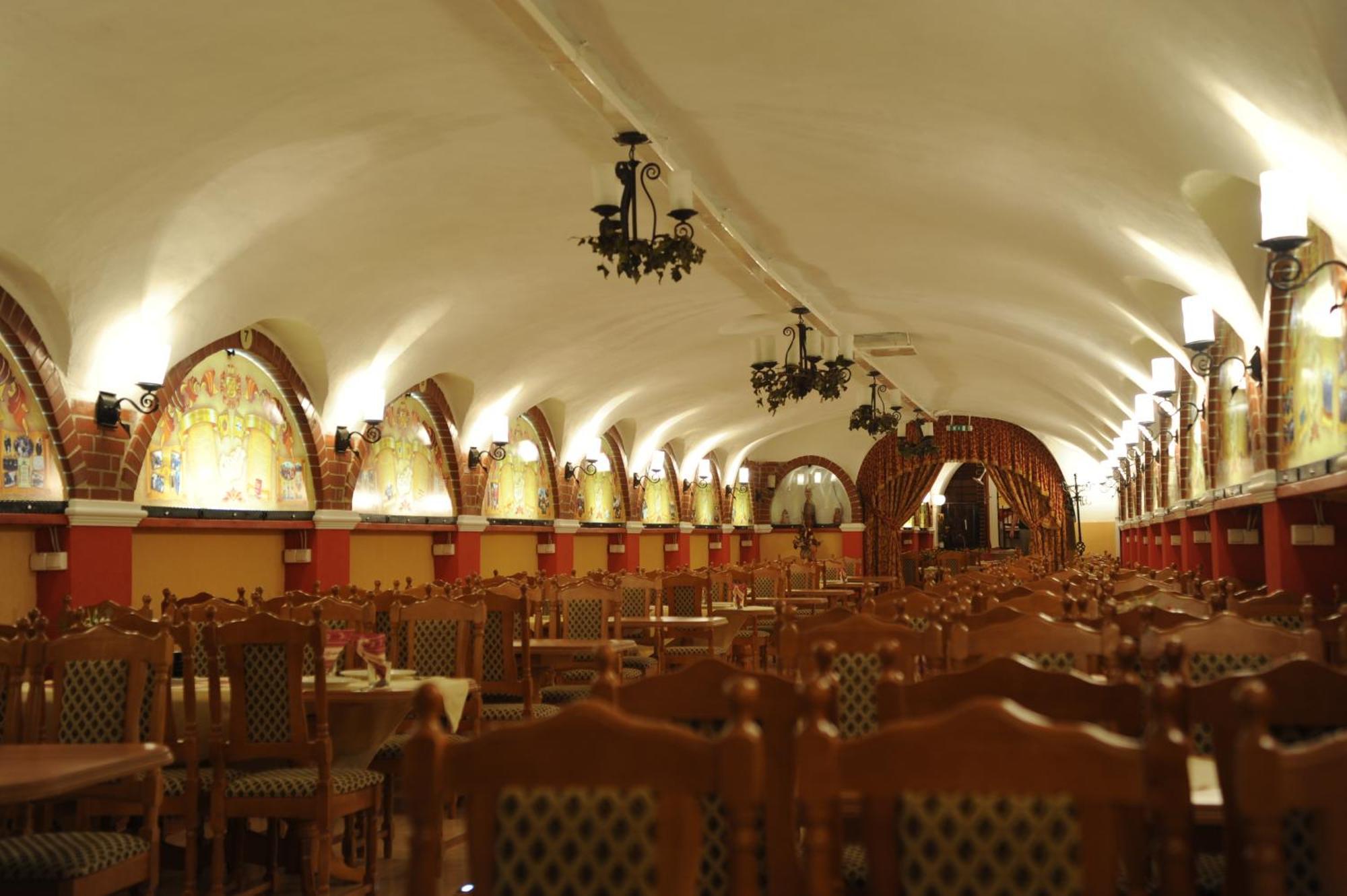 Aranykorona Hotel Miskolc Bagian luar foto