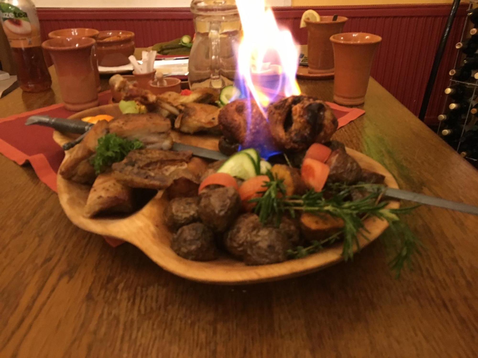 Aranykorona Hotel Miskolc Bagian luar foto